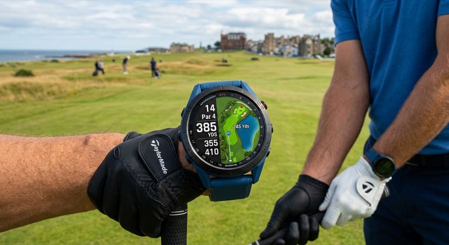 Garmin Approach S62 Golfuhr am Handgelenk auf dem Golfplatz